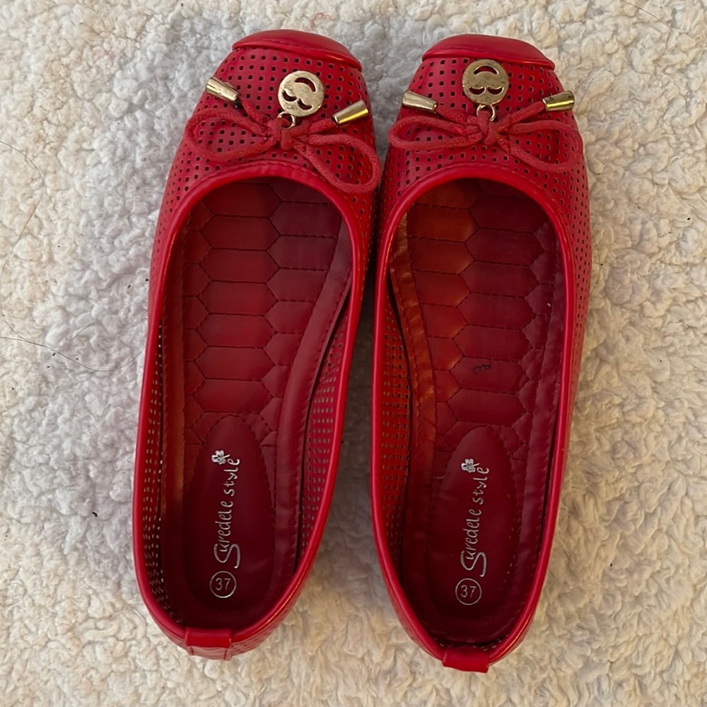 Red flat shoes size 37